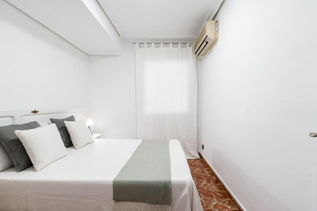 Santa Justa Urban Apartment إشبيلية المظهر الخارجي الصورة