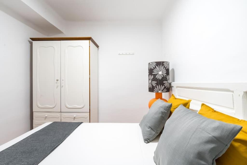 Santa Justa Urban Apartment إشبيلية المظهر الخارجي الصورة