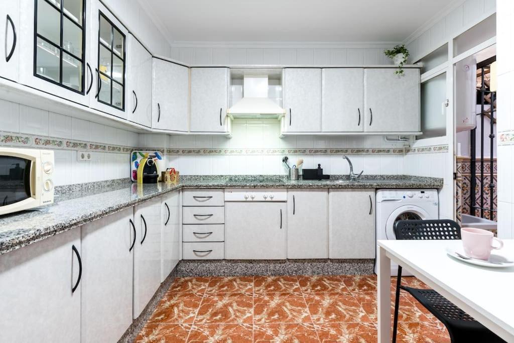 Santa Justa Urban Apartment إشبيلية المظهر الخارجي الصورة